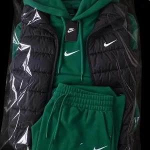 Alternative view of Nick Set Clothing